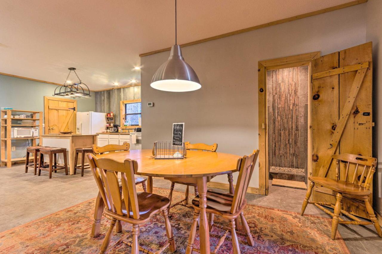 Pet-Friendly Blue Ridge, Cherokee Forest Retreat! Greeneville Kültér fotó