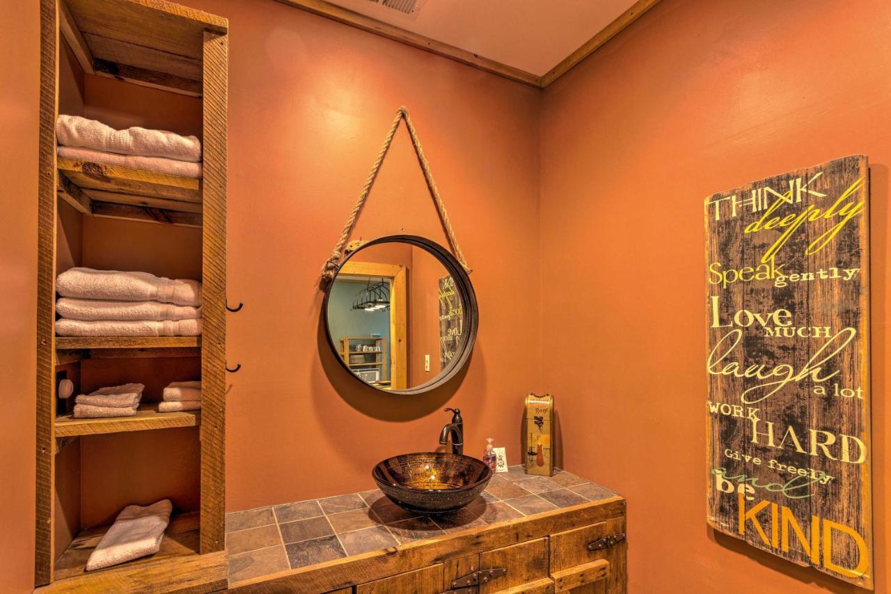 Pet-Friendly Blue Ridge, Cherokee Forest Retreat! Greeneville Kültér fotó
