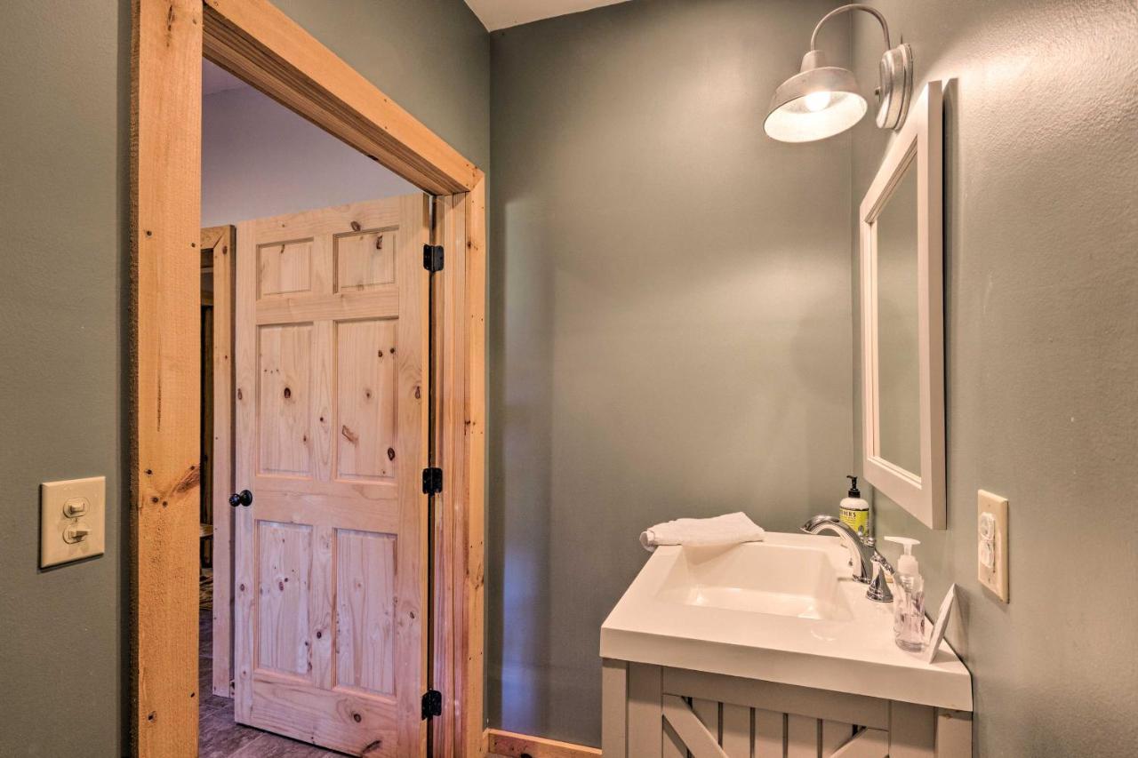 Pet-Friendly Blue Ridge, Cherokee Forest Retreat! Greeneville Kültér fotó