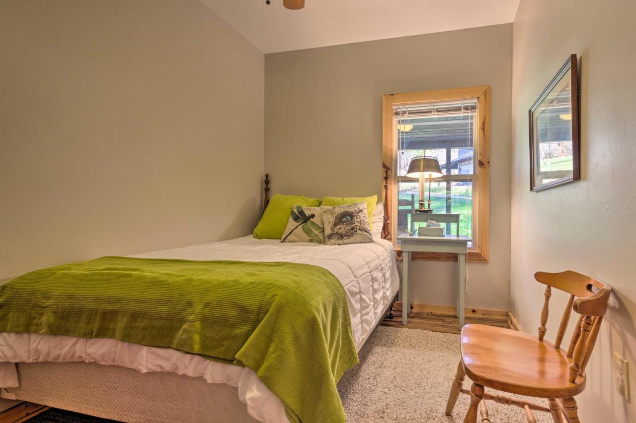 Pet-Friendly Blue Ridge, Cherokee Forest Retreat! Greeneville Kültér fotó
