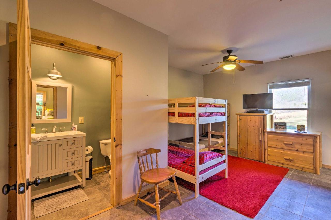Pet-Friendly Blue Ridge, Cherokee Forest Retreat! Greeneville Kültér fotó